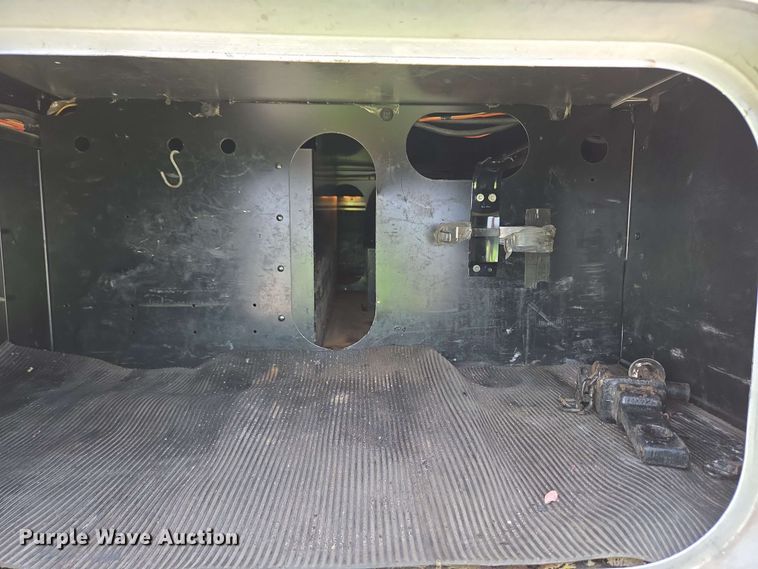 image for item YA0473 2014 Kenworth W900 semi truck