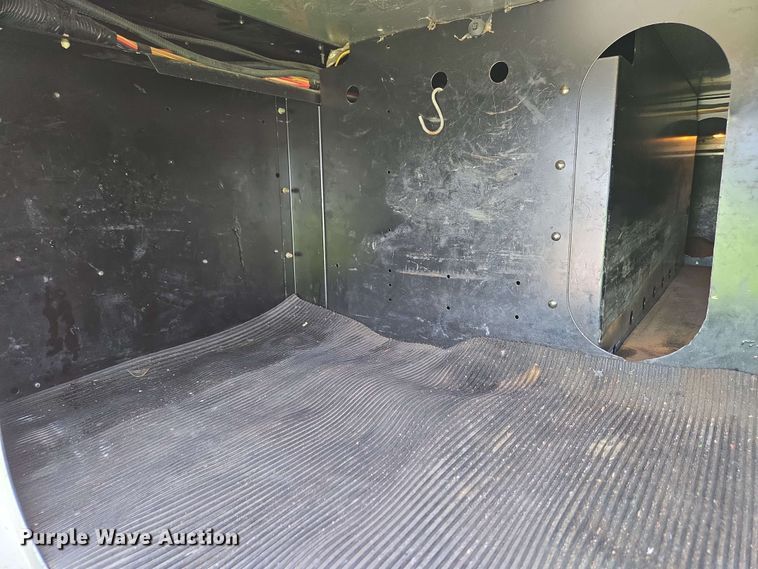 image for item YA0473 2014 Kenworth W900 semi truck