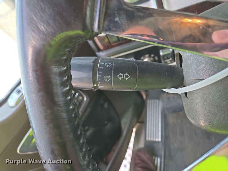 image for item YA0473 2014 Kenworth W900 semi truck