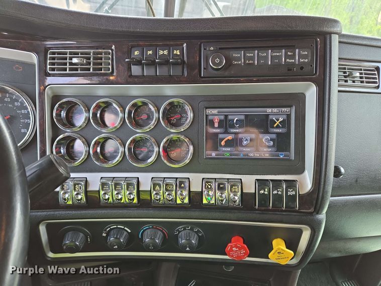 image for item YA0473 2014 Kenworth W900 semi truck