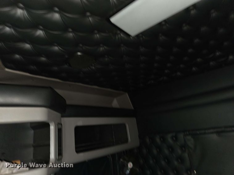 image for item YA0473 2014 Kenworth W900 semi truck