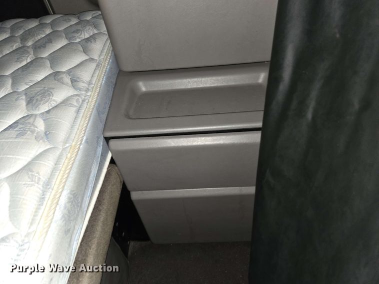 image for item YA0473 2014 Kenworth W900 semi truck