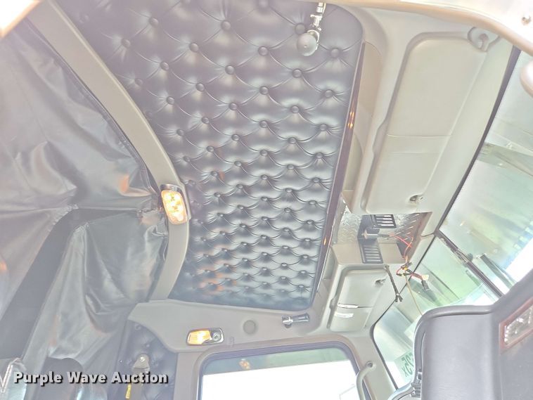 image for item YA0473 2014 Kenworth W900 semi truck