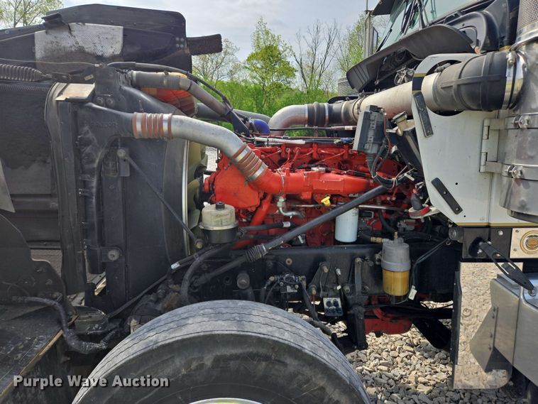 image for item YA0473 2014 Kenworth W900 semi truck