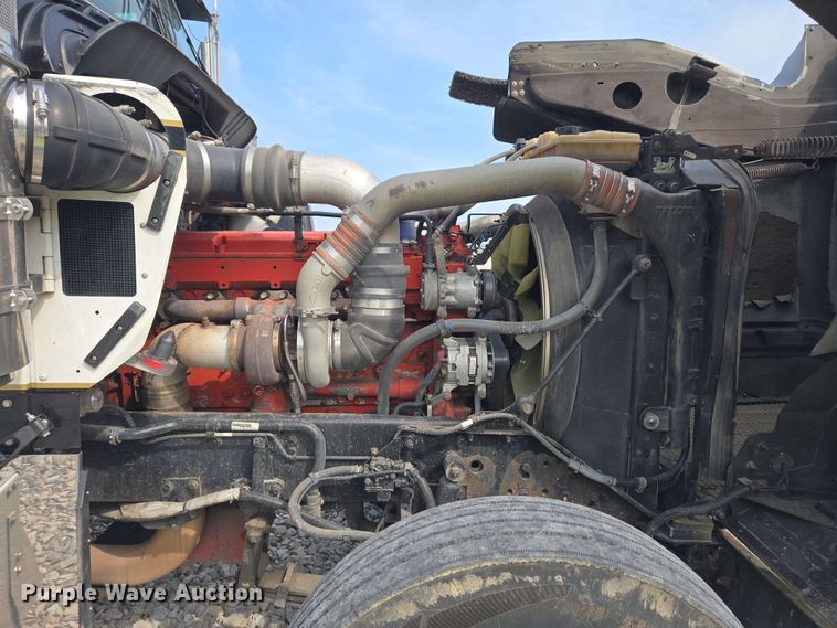 image for item YA0473 2014 Kenworth W900 semi truck