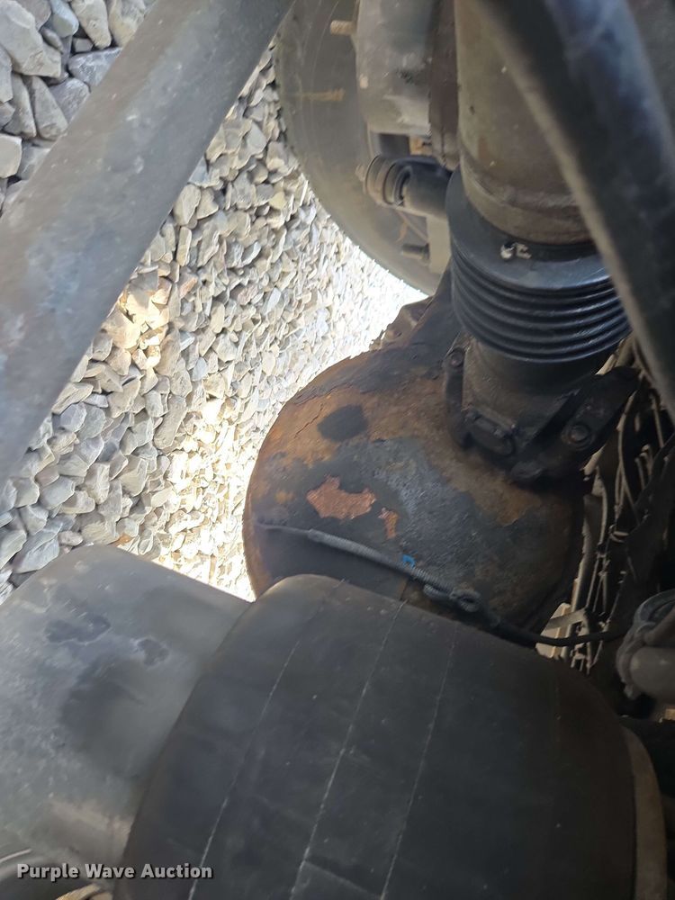 image for item YA0473 2014 Kenworth W900 semi truck