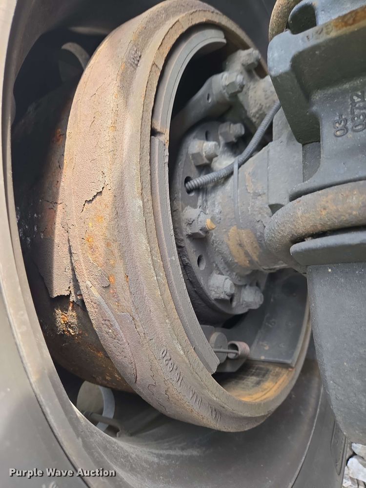 image for item YA0473 2014 Kenworth W900 semi truck