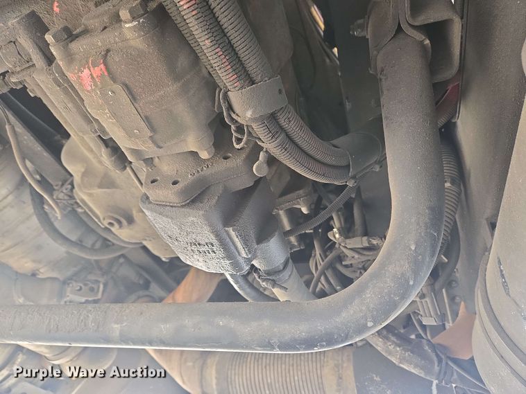 image for item YA0473 2014 Kenworth W900 semi truck