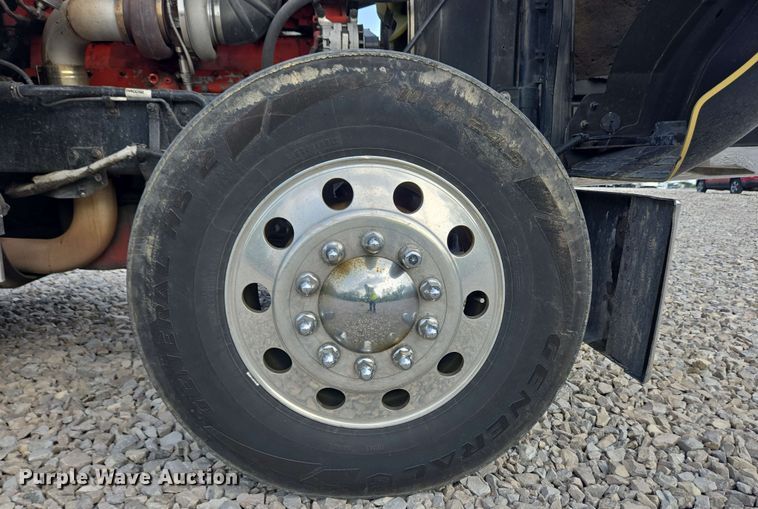 image for item YA0473 2014 Kenworth W900 semi truck