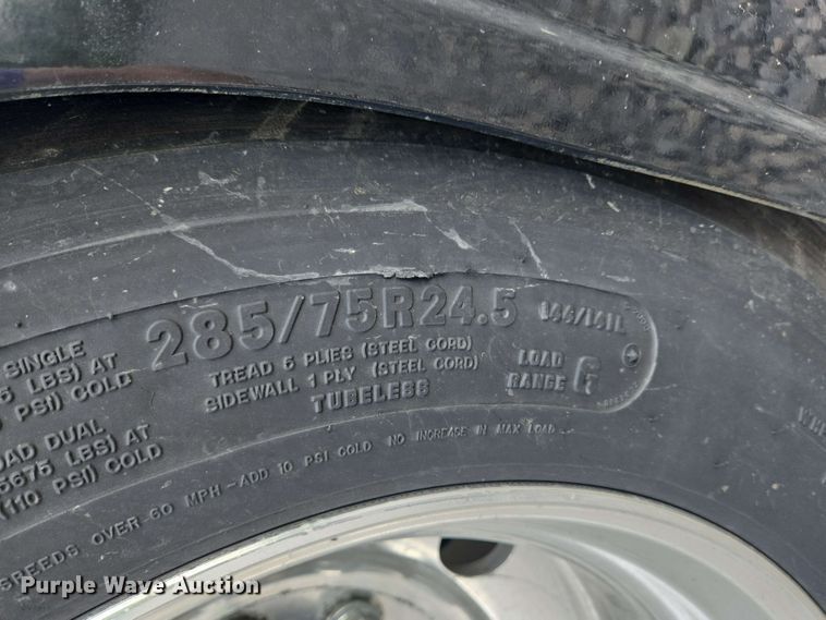 image for item YA0473 2014 Kenworth W900 semi truck