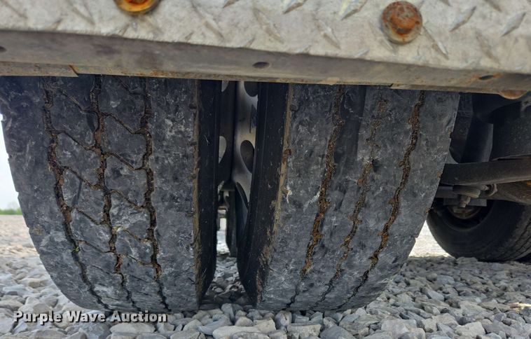 image for item YA0473 2014 Kenworth W900 semi truck