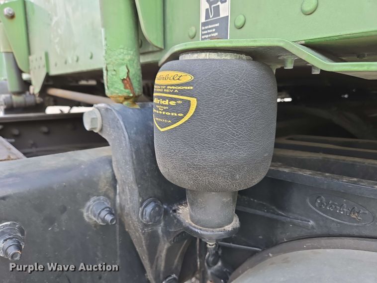 image for item YA0475 2018 Peterbilt 389 semi truck