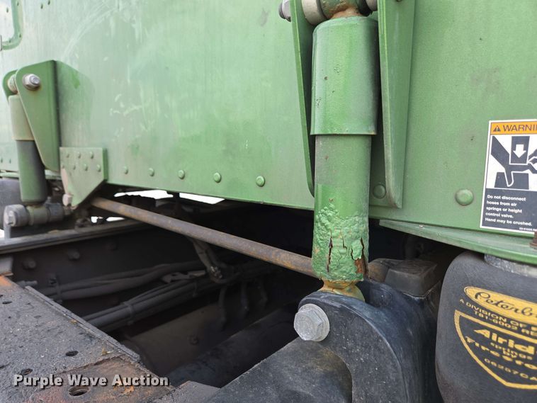 image for item YA0475 2018 Peterbilt 389 semi truck