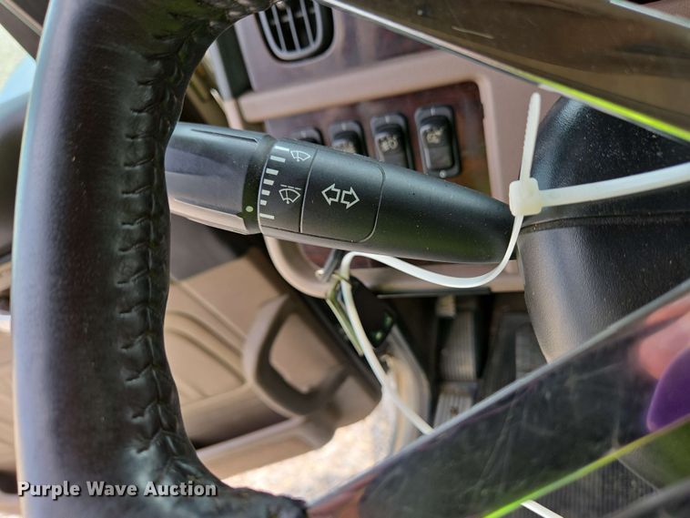 image for item YA0475 2018 Peterbilt 389 semi truck