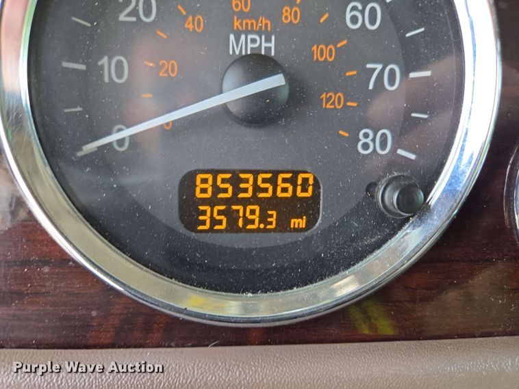 image for item YA0475 2018 Peterbilt 389 semi truck