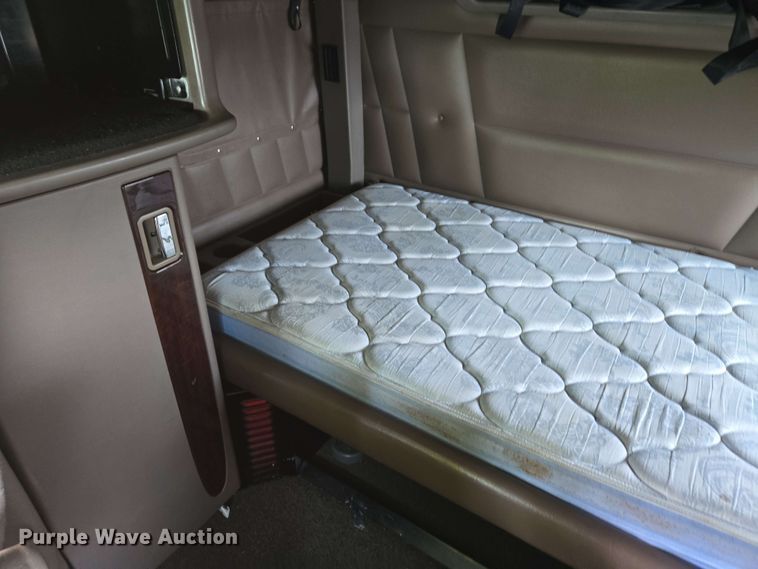 image for item YA0475 2018 Peterbilt 389 semi truck