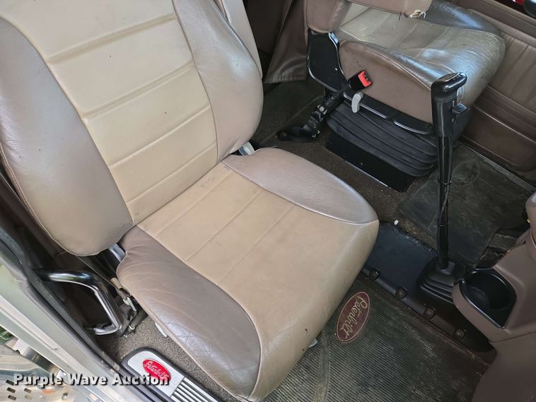 image for item YA0475 2018 Peterbilt 389 semi truck