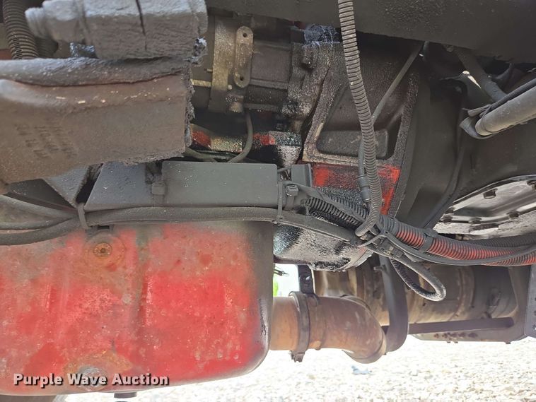 image for item YA0475 2018 Peterbilt 389 semi truck