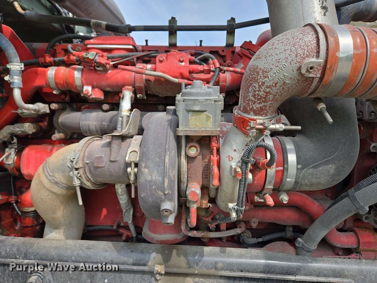 image for item YA0475 2018 Peterbilt 389 semi truck