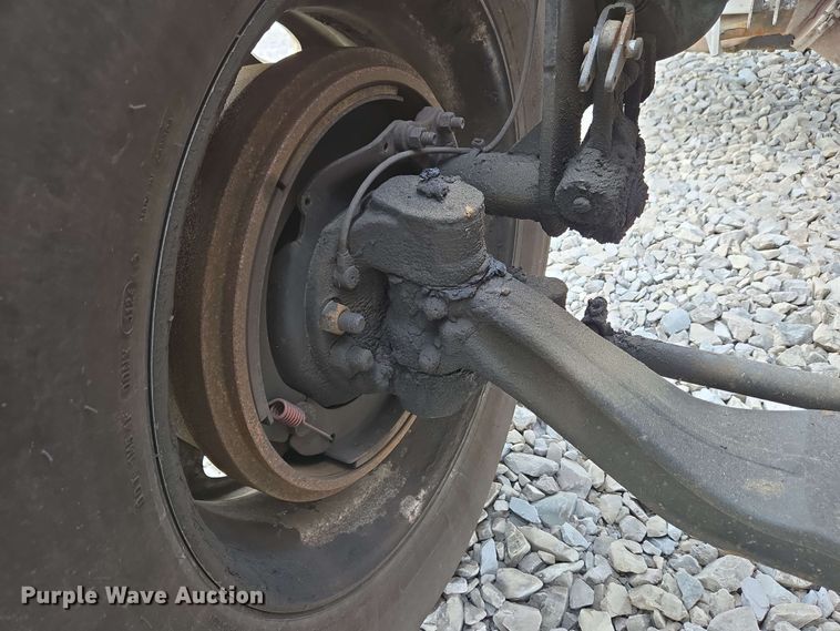 image for item YA0475 2018 Peterbilt 389 semi truck