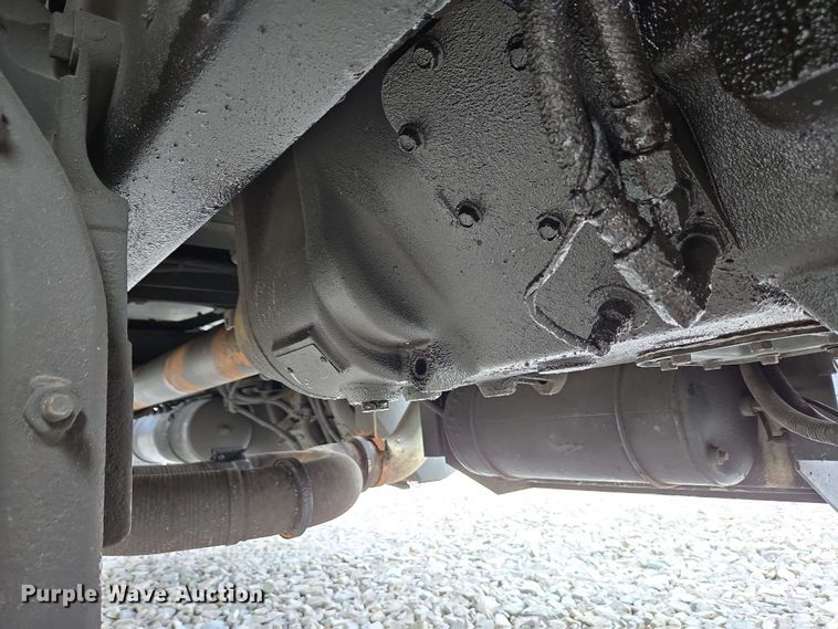 image for item YA0475 2018 Peterbilt 389 semi truck