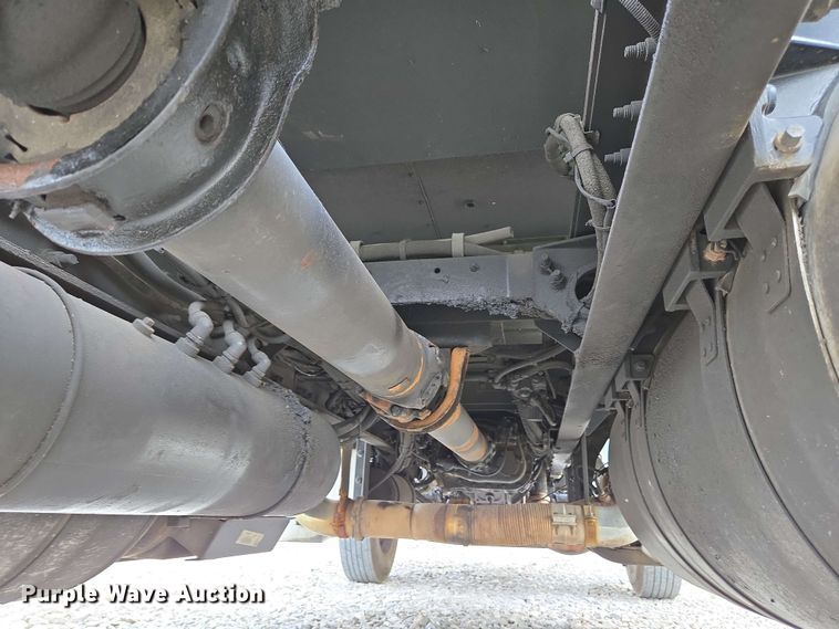 image for item YA0475 2018 Peterbilt 389 semi truck