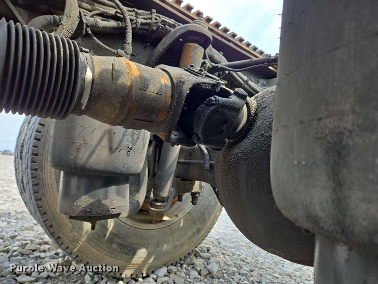 image for item YA0475 2018 Peterbilt 389 semi truck