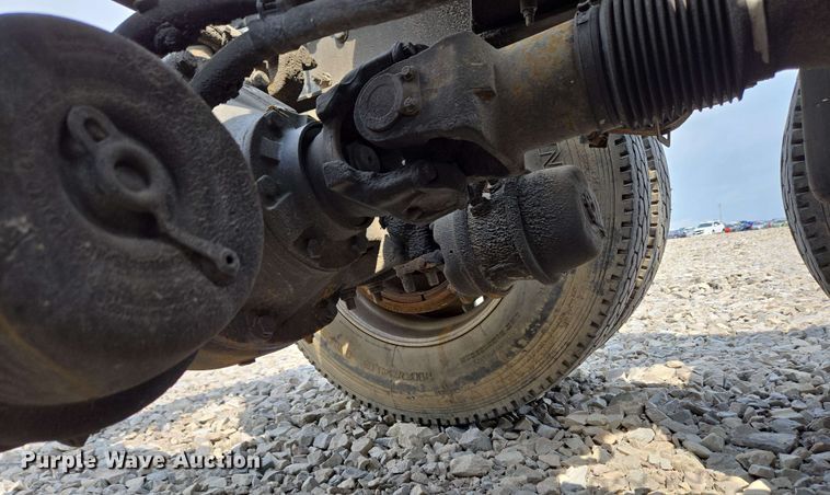 image for item YA0475 2018 Peterbilt 389 semi truck