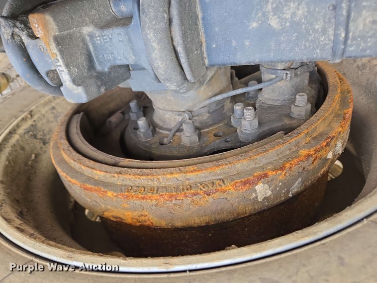 image for item YA0475 2018 Peterbilt 389 semi truck