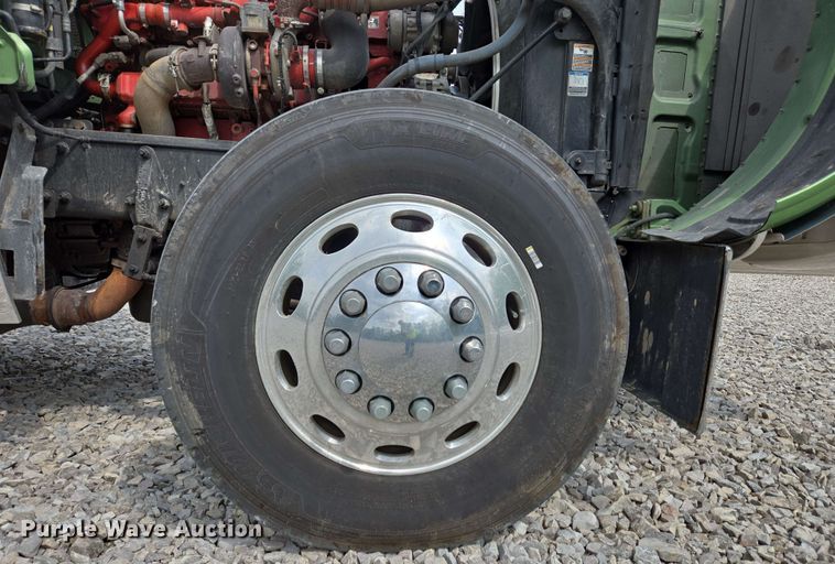 image for item YA0475 2018 Peterbilt 389 semi truck