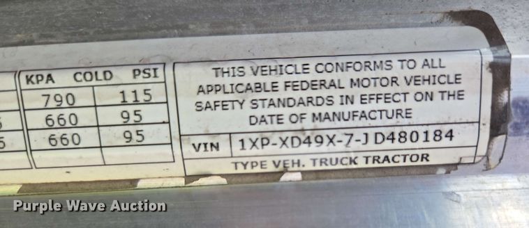 image for item YA0475 2018 Peterbilt 389 semi truck