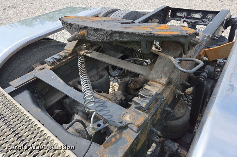 image for item YA0476 2019 Peterbilt 389 semi truck