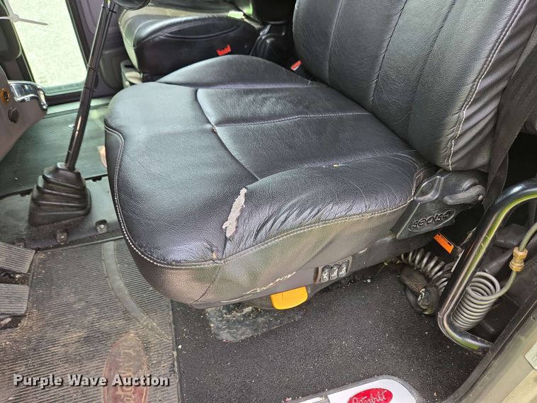 image for item YA0476 2019 Peterbilt 389 semi truck