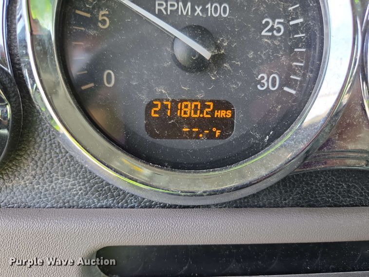 image for item YA0476 2019 Peterbilt 389 semi truck