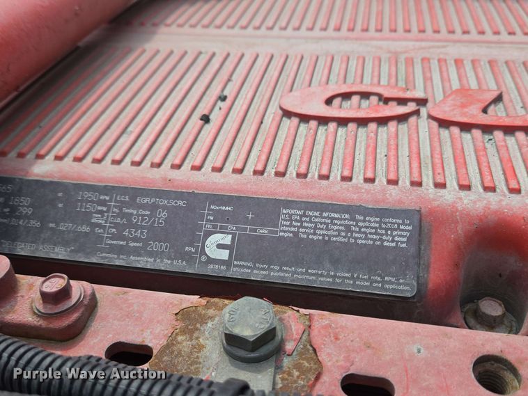 image for item YA0476 2019 Peterbilt 389 semi truck