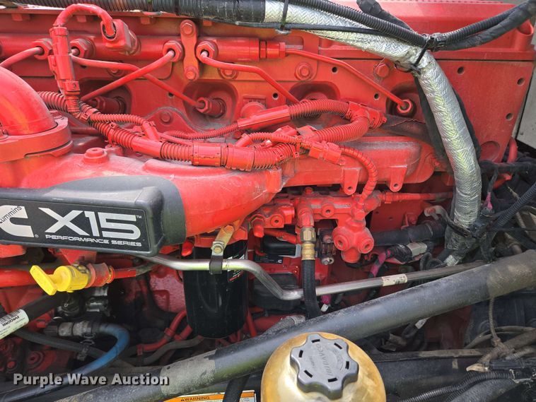 image for item YA0476 2019 Peterbilt 389 semi truck