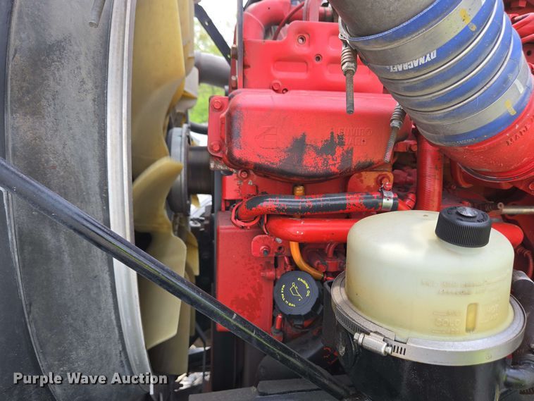 image for item YA0476 2019 Peterbilt 389 semi truck