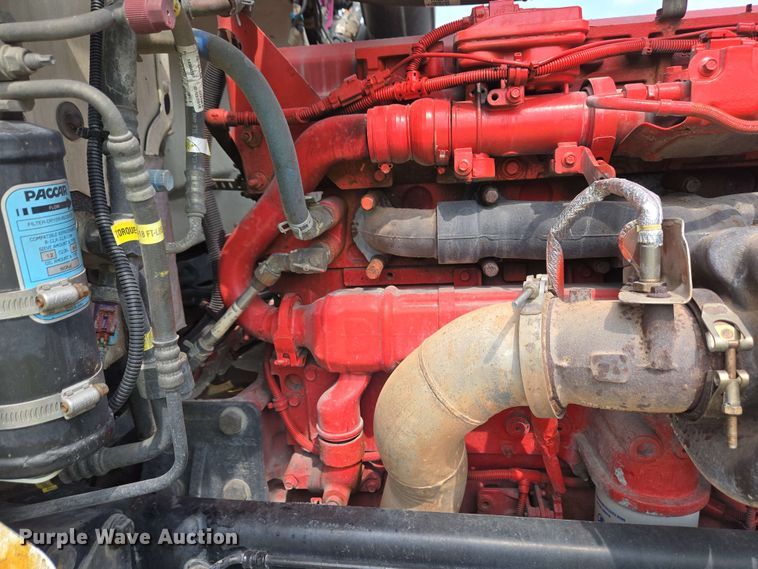 image for item YA0476 2019 Peterbilt 389 semi truck