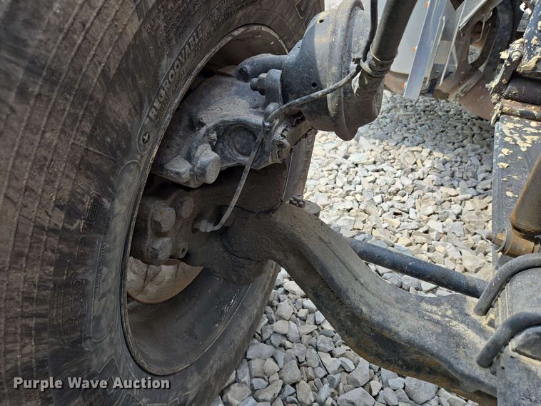 image for item YA0476 2019 Peterbilt 389 semi truck