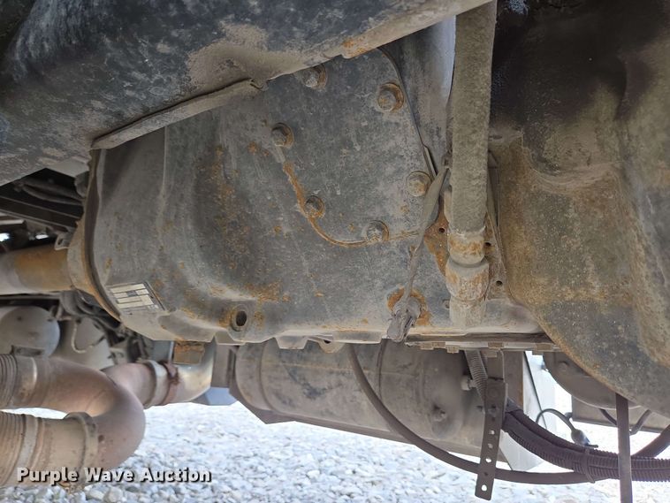 image for item YA0476 2019 Peterbilt 389 semi truck