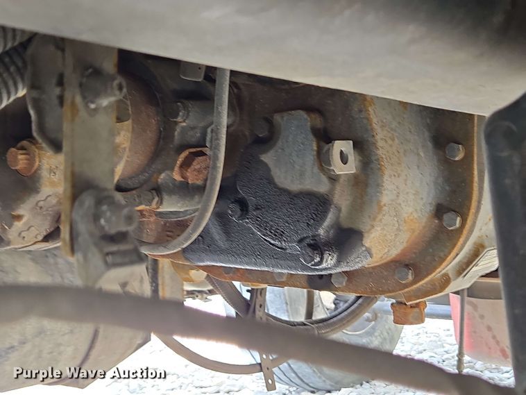 image for item YA0476 2019 Peterbilt 389 semi truck