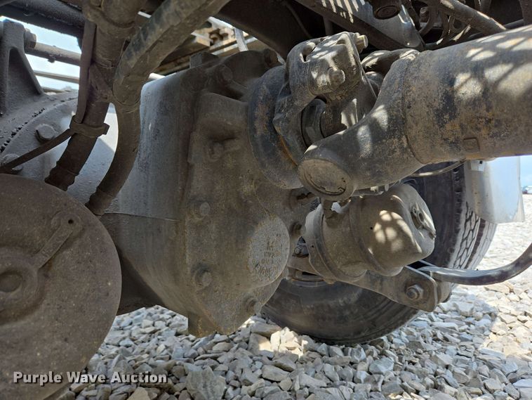 image for item YA0476 2019 Peterbilt 389 semi truck