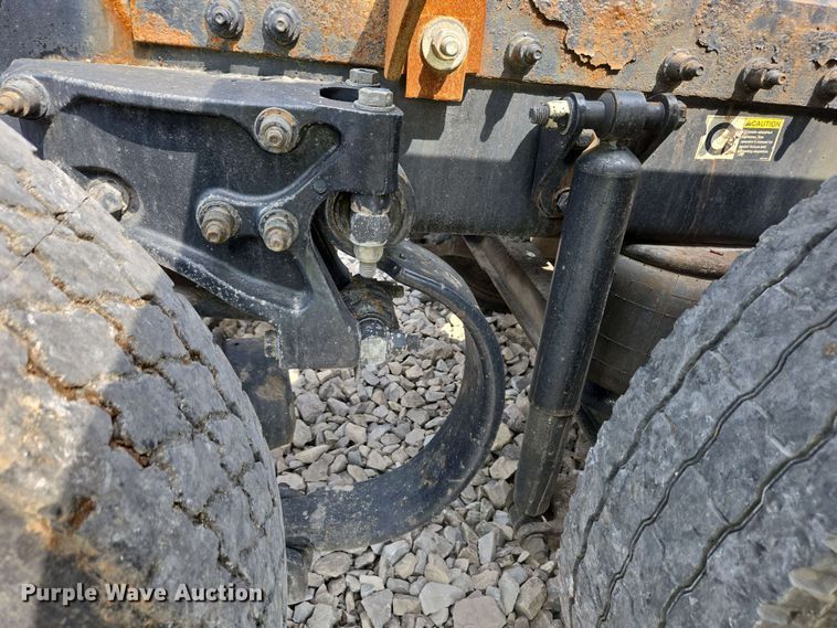 image for item YA0476 2019 Peterbilt 389 semi truck