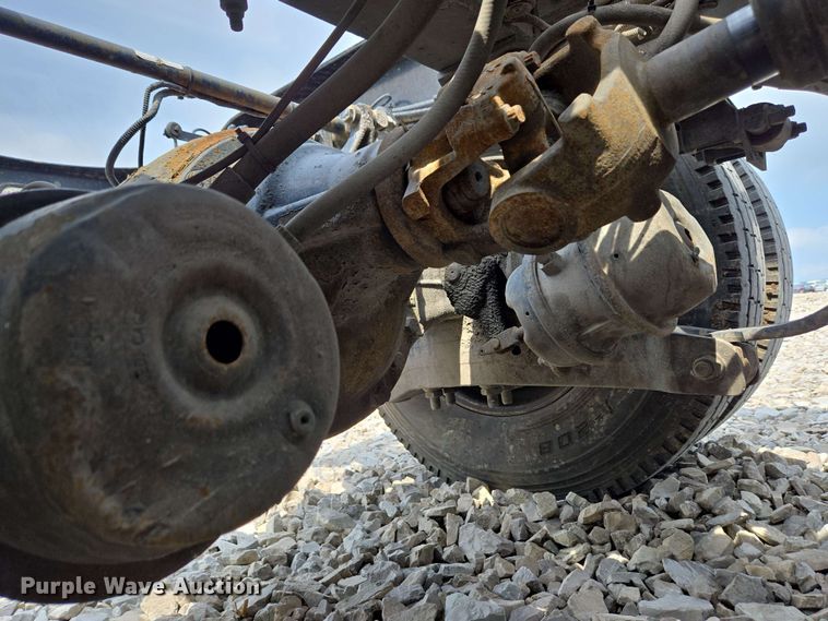 image for item YA0476 2019 Peterbilt 389 semi truck