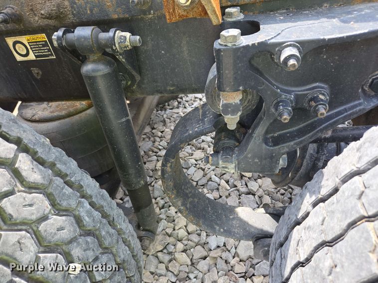 image for item YA0476 2019 Peterbilt 389 semi truck