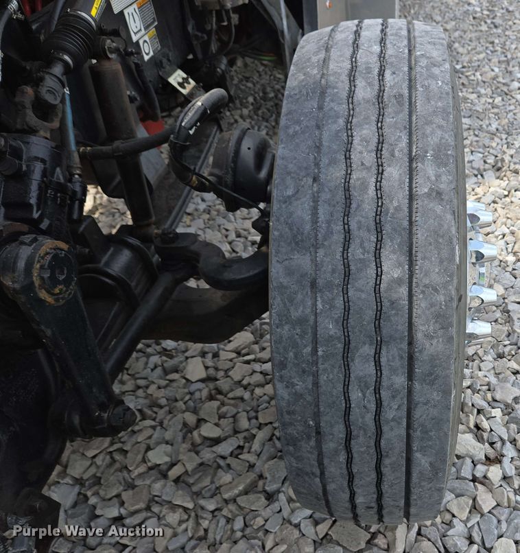 image for item YA0476 2019 Peterbilt 389 semi truck