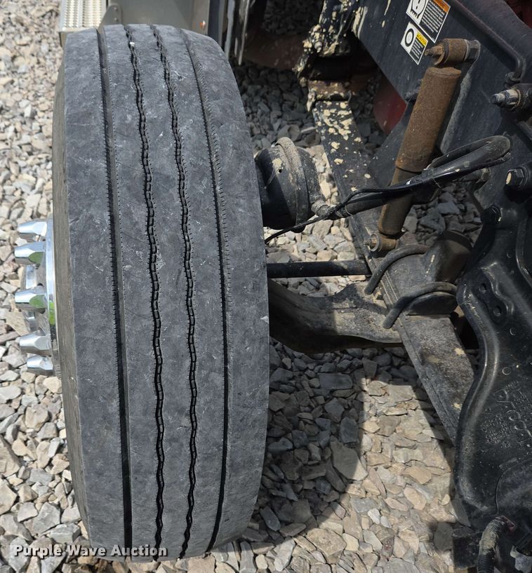 image for item YA0476 2019 Peterbilt 389 semi truck