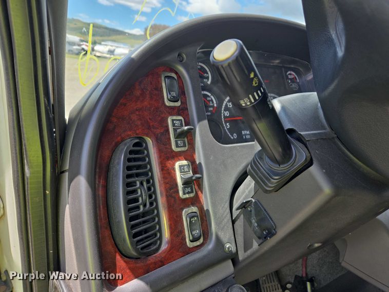 image for item YA0492 2012 Freightliner  Business Class M2 106 box truck