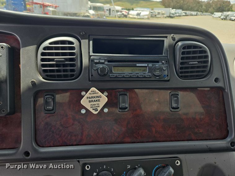 image for item YA0492 2012 Freightliner  Business Class M2 106 box truck