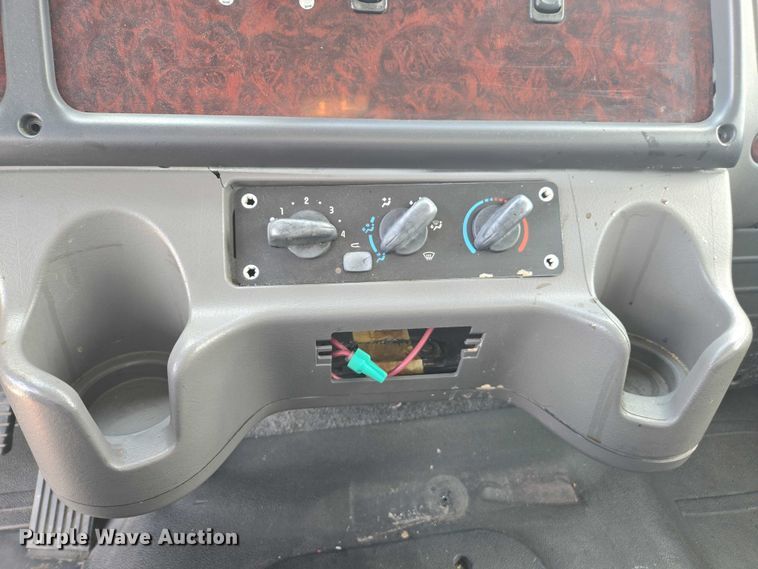 image for item YA0492 2012 Freightliner  Business Class M2 106 box truck